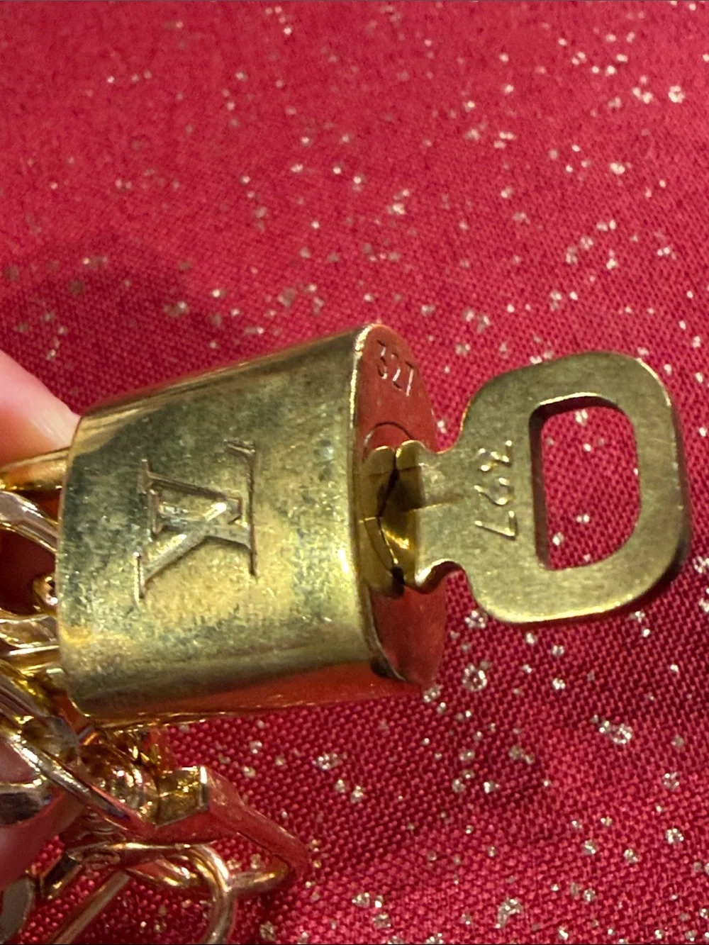Louis Vuitton lock n key#327 with chain